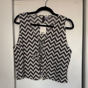 Black and White Chevron Tie-Front Top
